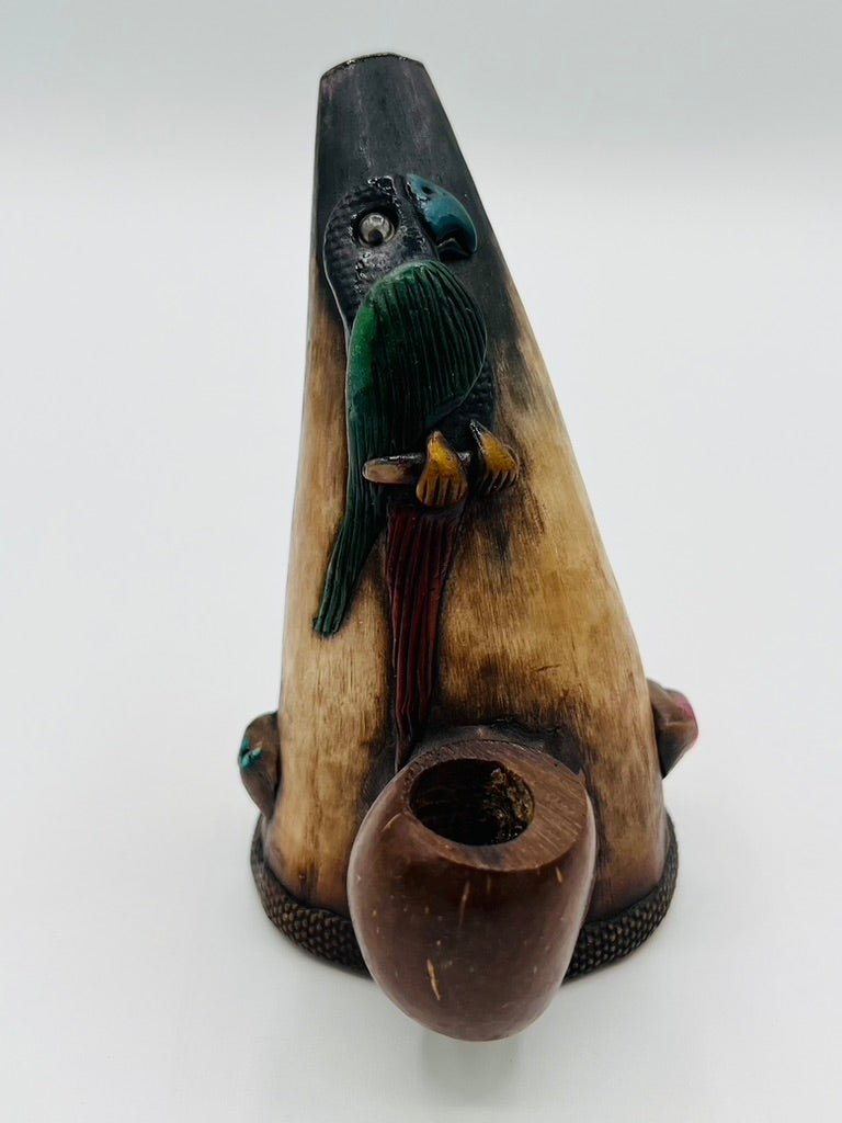 Cuerno with Coconut Seed Pipe by Collective Journey Art